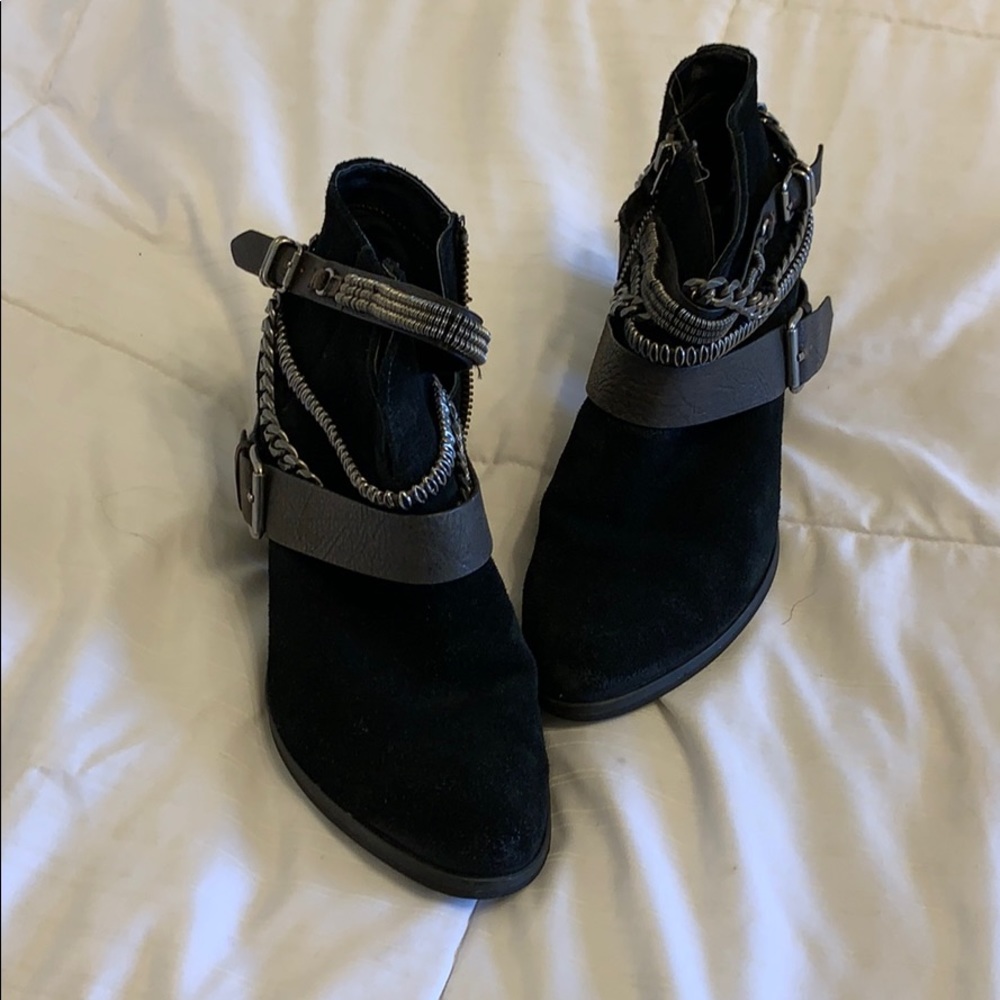 Black chained booties | trouve